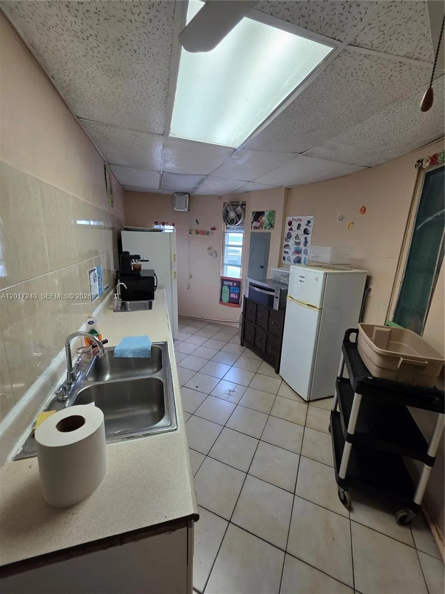 2660 SW 17th St, Miami, FL 33145 photo 3