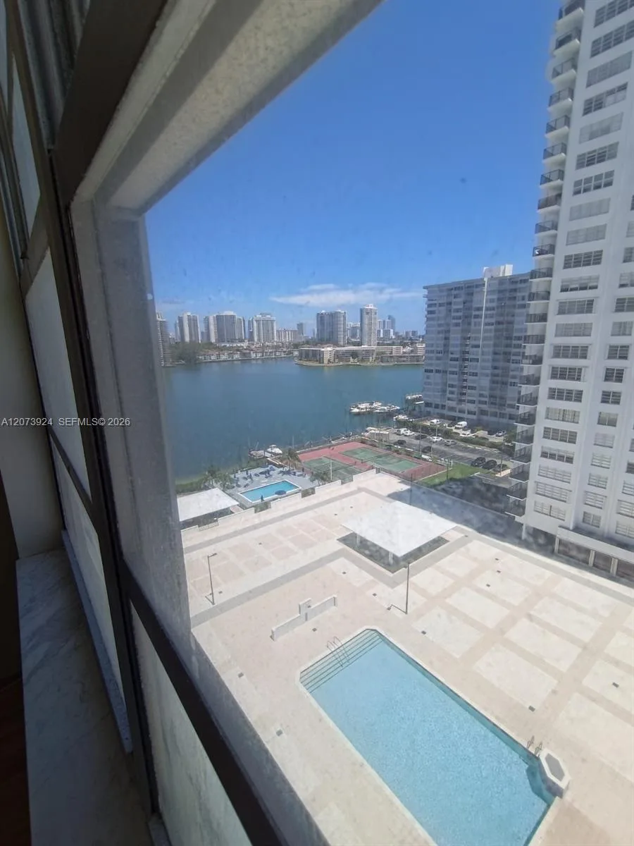 2780 NE 183rd St # 1402, Aventura, FL 33160