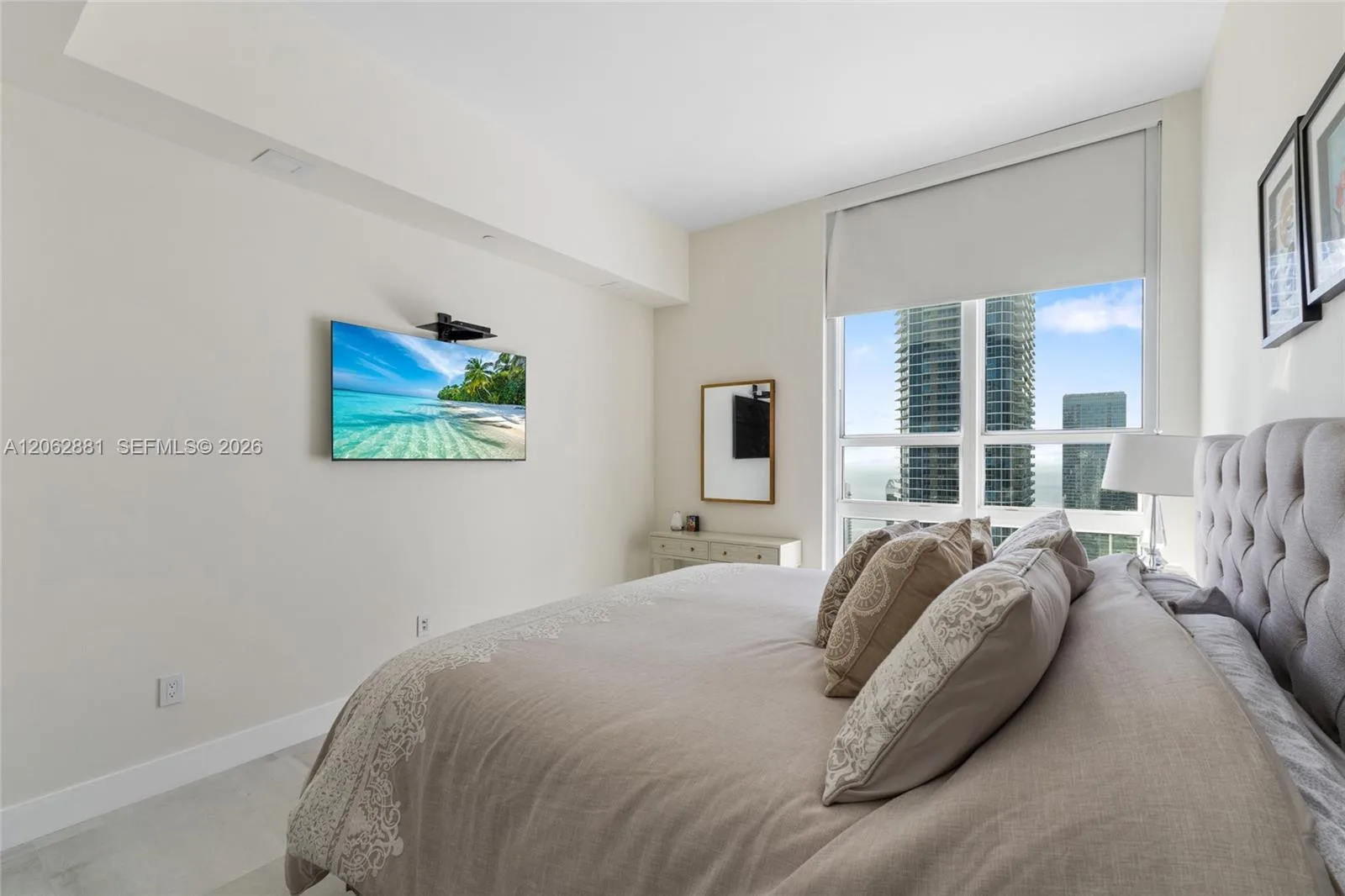 950 Brickell Bay Dr # 5507, Miami, FL 33131 photo 12
