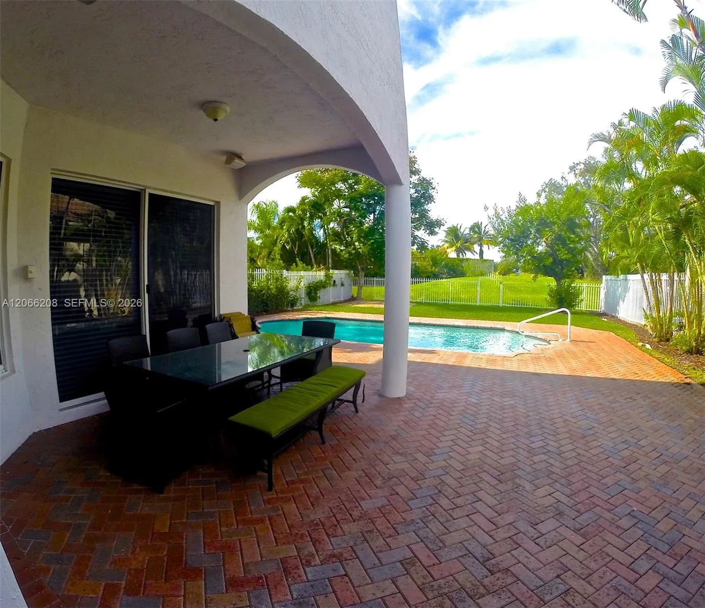 1675 NE 196th St, Miami, FL 33179 photo 3