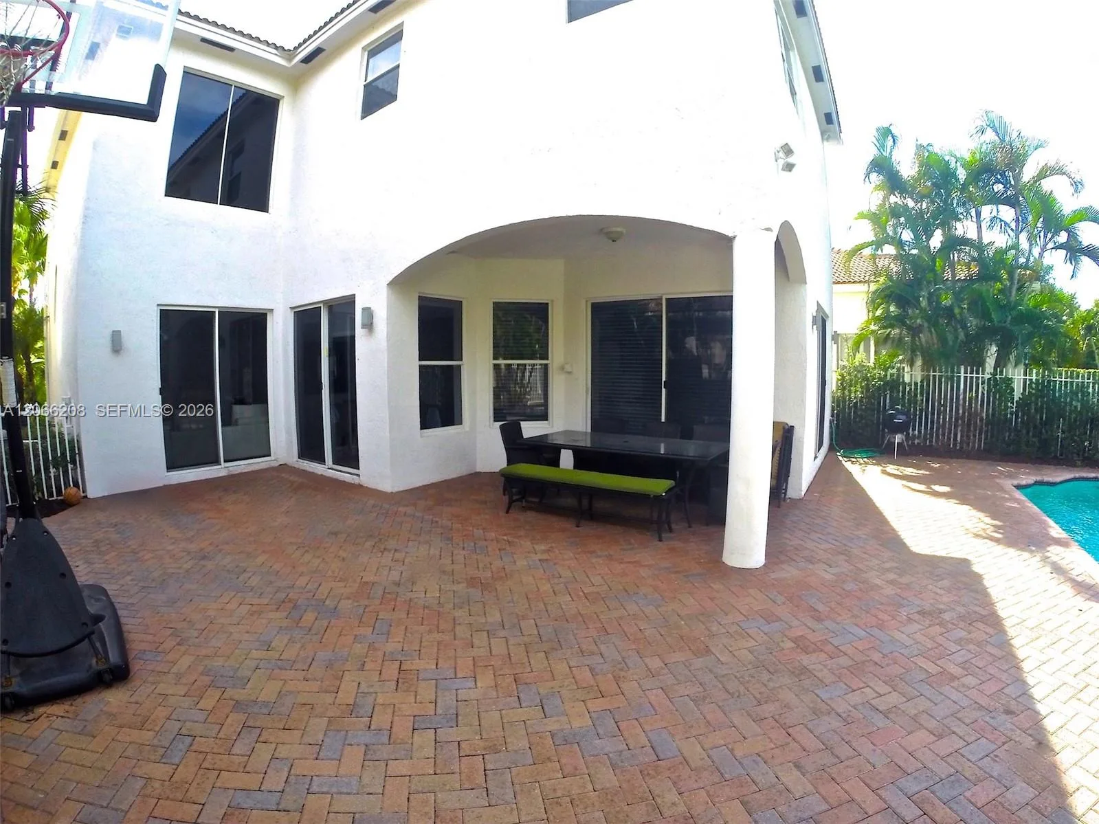 1675 NE 196th St, Miami, FL 33179 photo 4