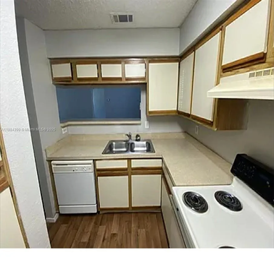 224 Afton SQ # 224, Other City - In The State Of Florida, FL 32714 photo 5