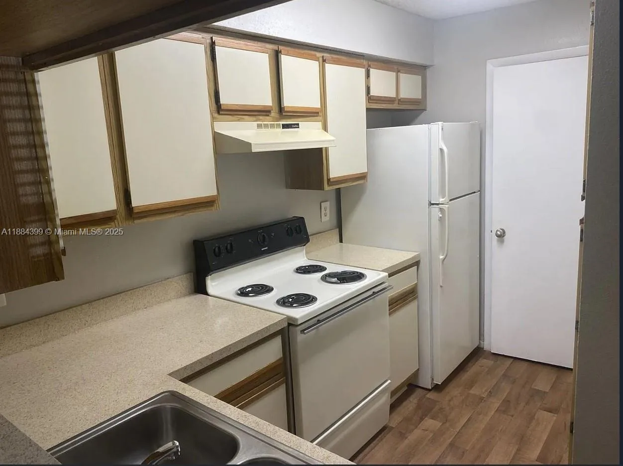 224 Afton SQ # 224, Other City - In The State Of Florida, FL 32714 photo 6