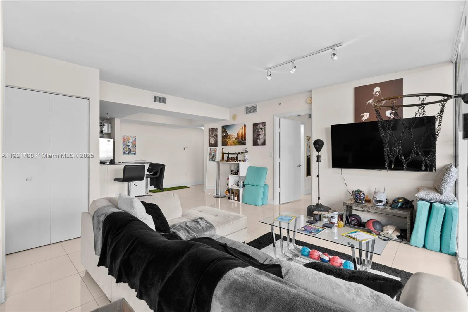 1871 NW S River Dr # 1402, Miami, FL 33125 photo 7