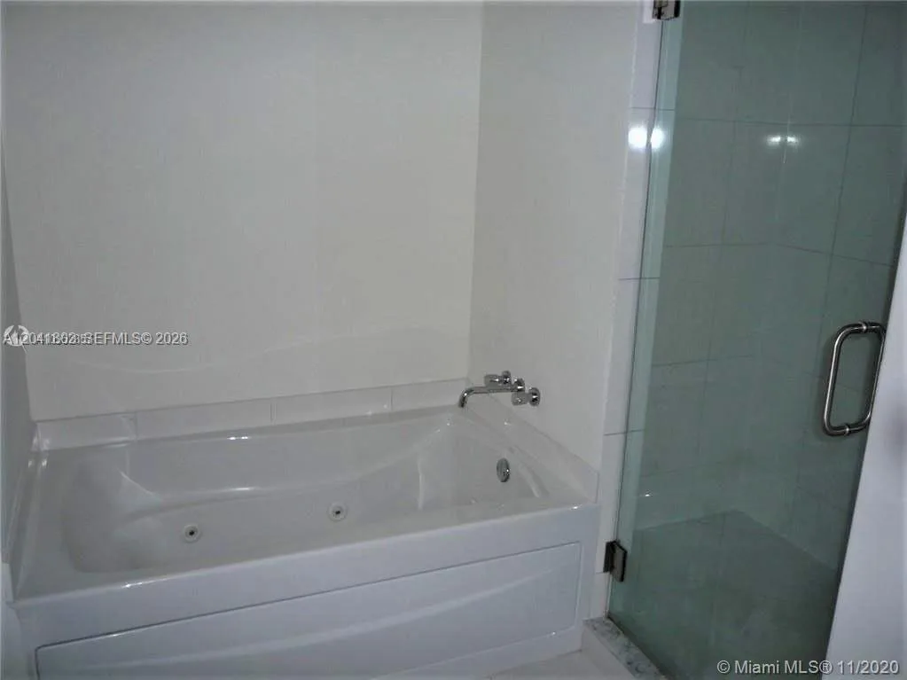500 Brickell Ave # 2604, Miami, FL 33131 photo 13
