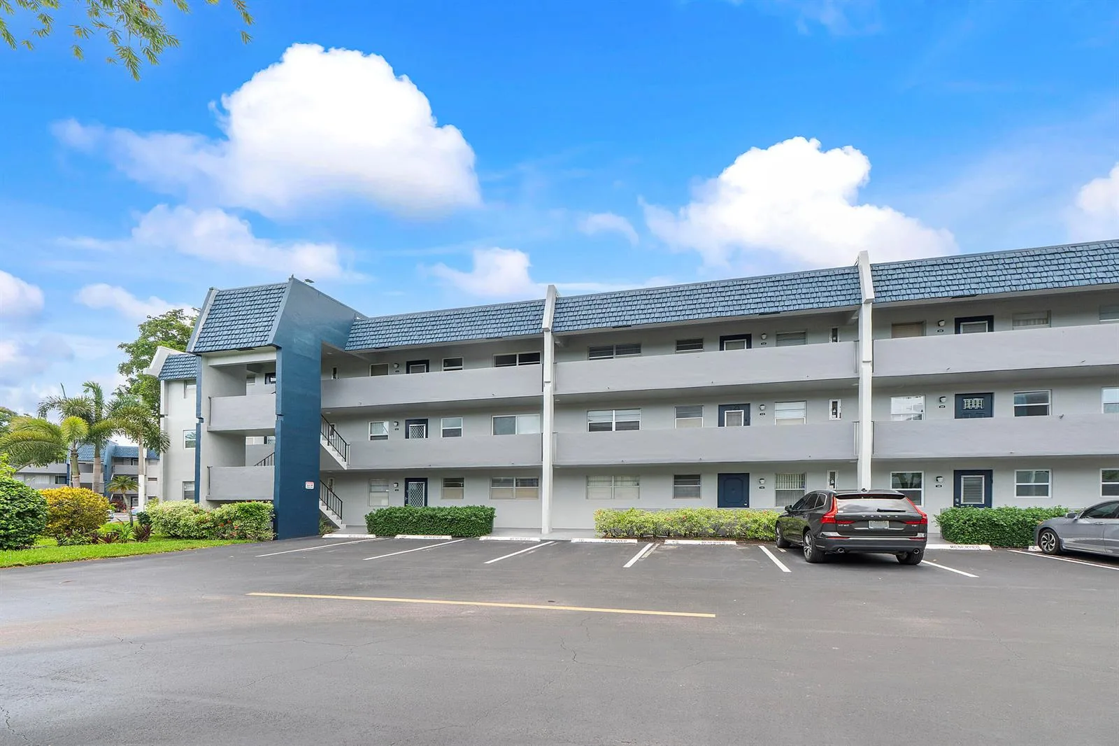 7837 Golf Circle Drive # 212, Margate, FL 33063