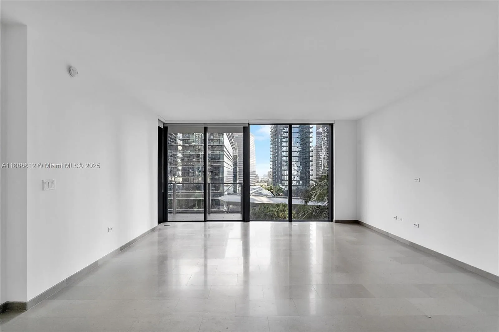 88 SW 7th St # 1007, Miami, FL 33130 photo 4