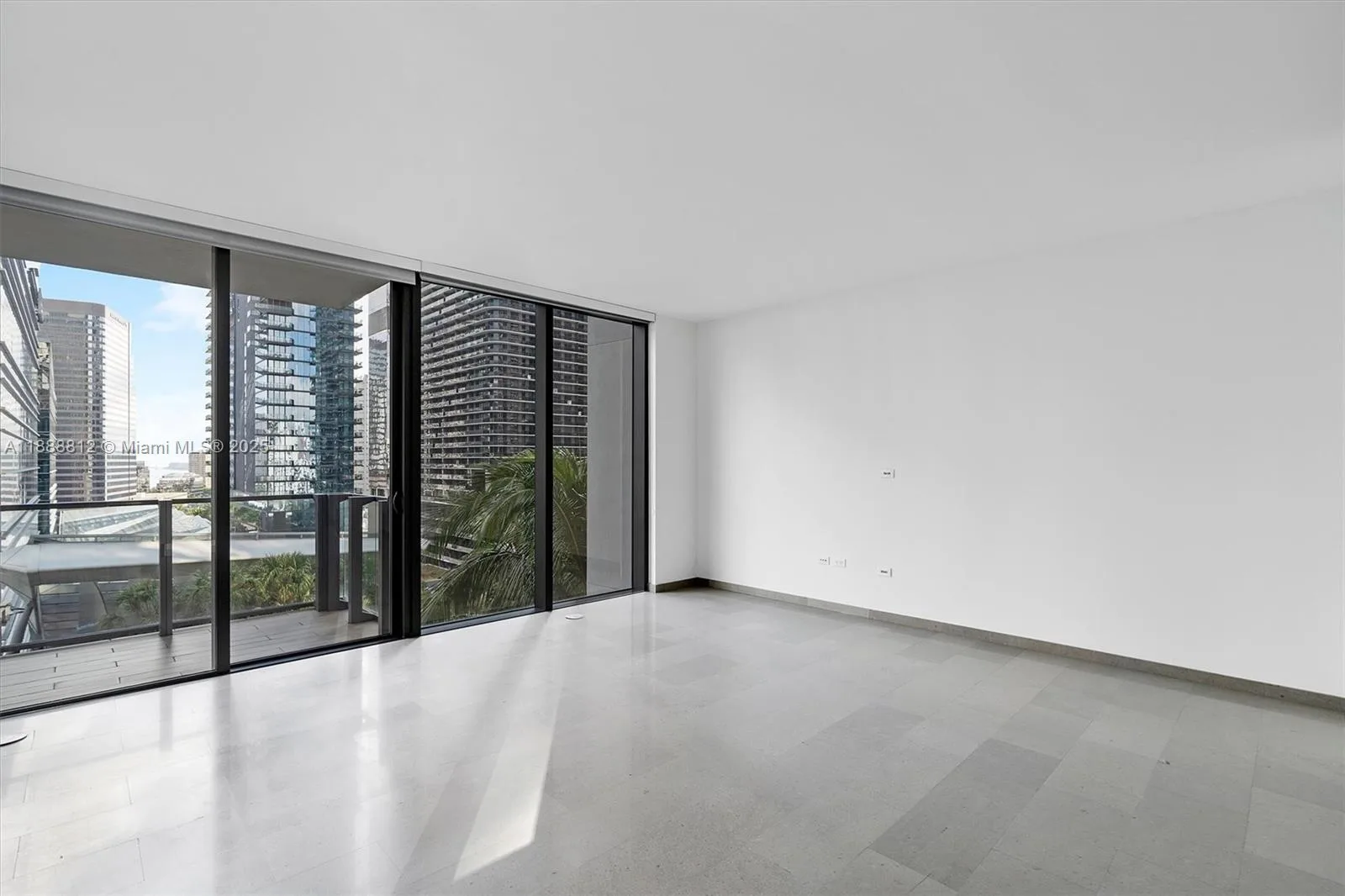 88 SW 7th St # 1007, Miami, FL 33130 photo 5