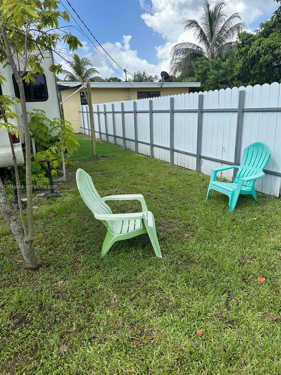 655 NW 152nd St # 655, Miami, FL 33169 photo 2