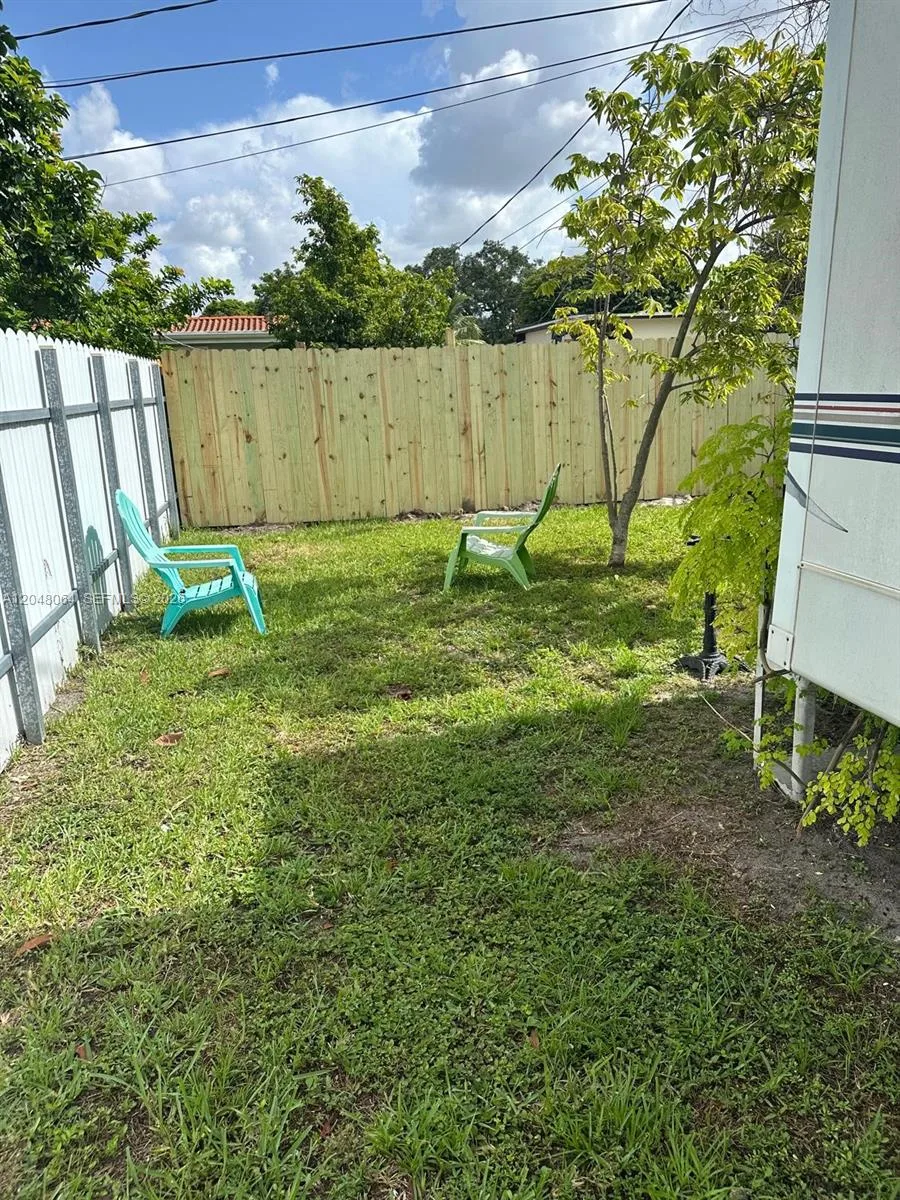 655 NW 152nd St # 655, Miami, FL 33169 photo 3