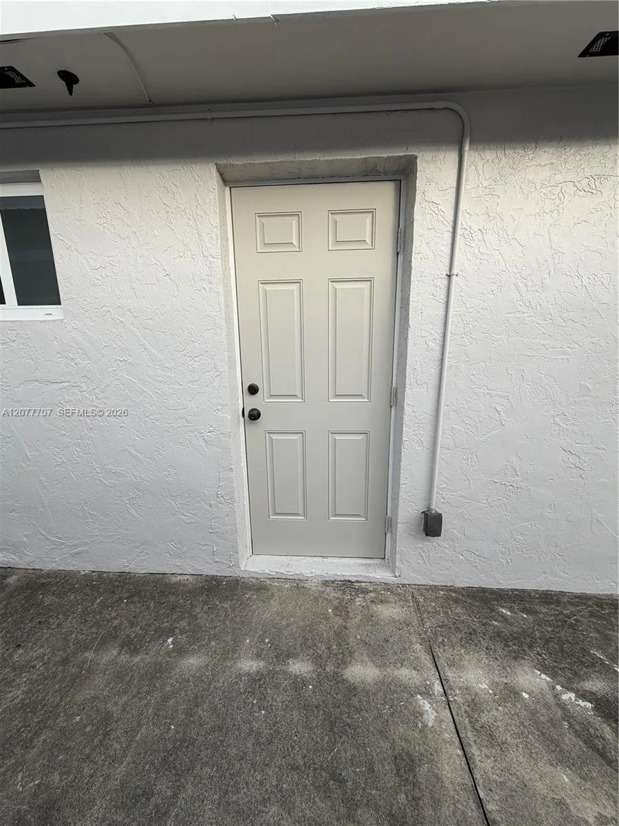 2658 W 74th Ter, Hialeah, FL 33016 photo 10