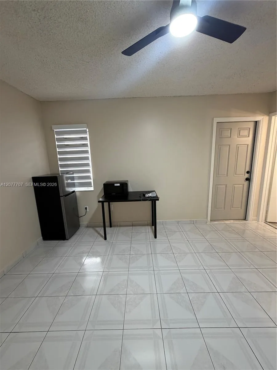 2658 W 74th Ter, Hialeah, FL 33016 photo 11