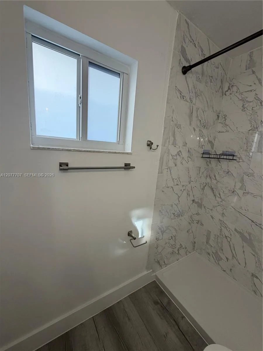 2658 W 74th Ter, Hialeah, FL 33016 photo 8