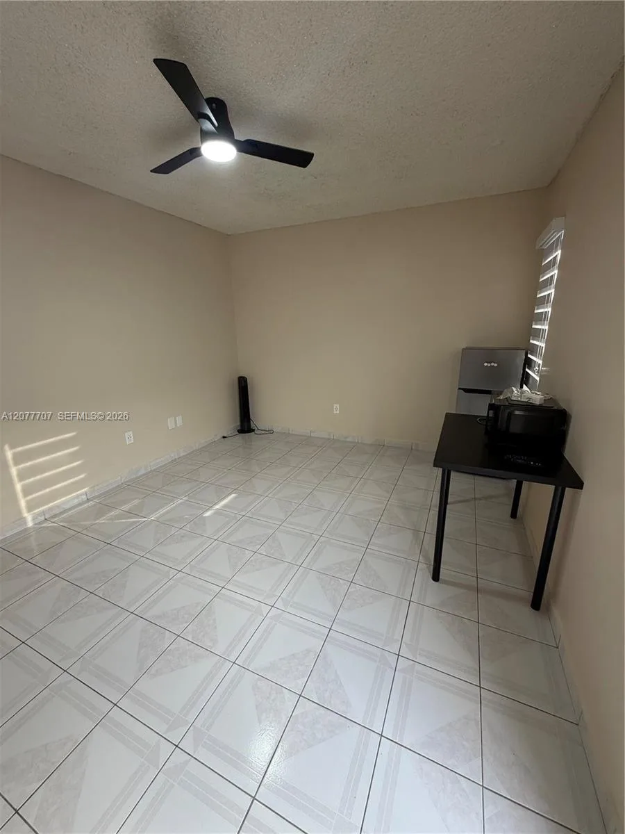 2658 W 74th Ter, Hialeah, FL 33016 photo 9