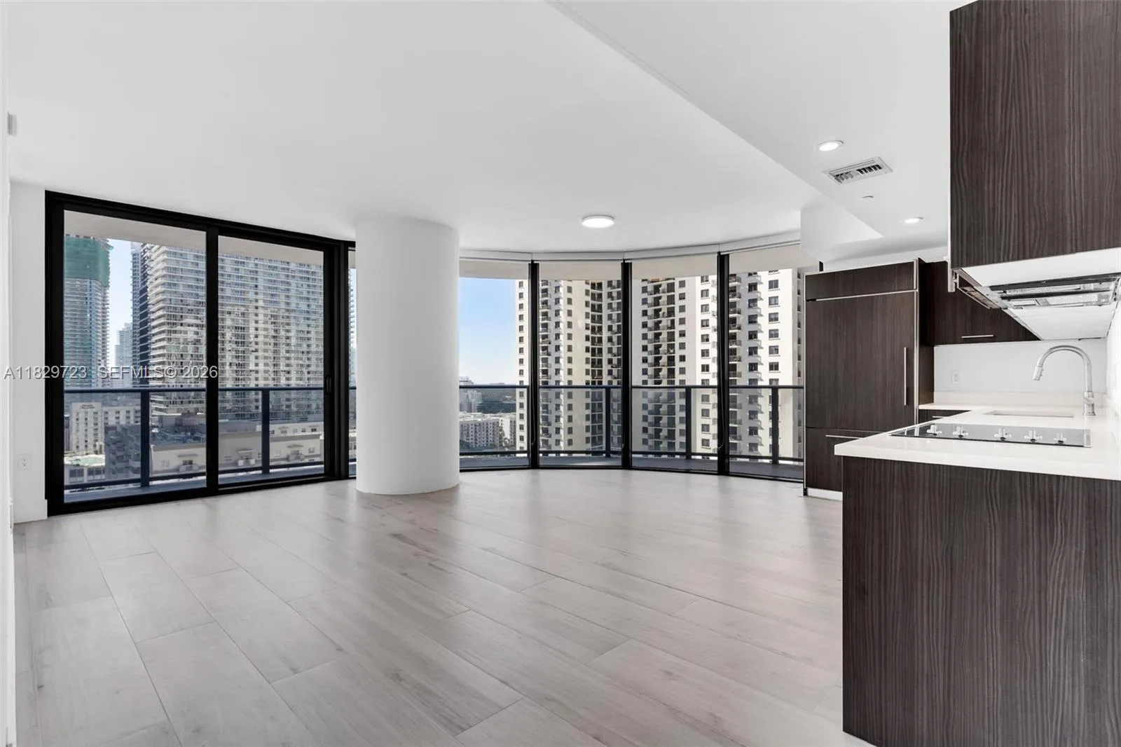 45 SW 9th St # 1706, Miami, FL 33130 photo 10