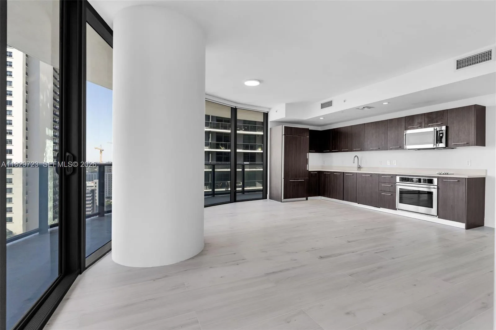 45 SW 9th St # 1706, Miami, FL 33130 photo 13