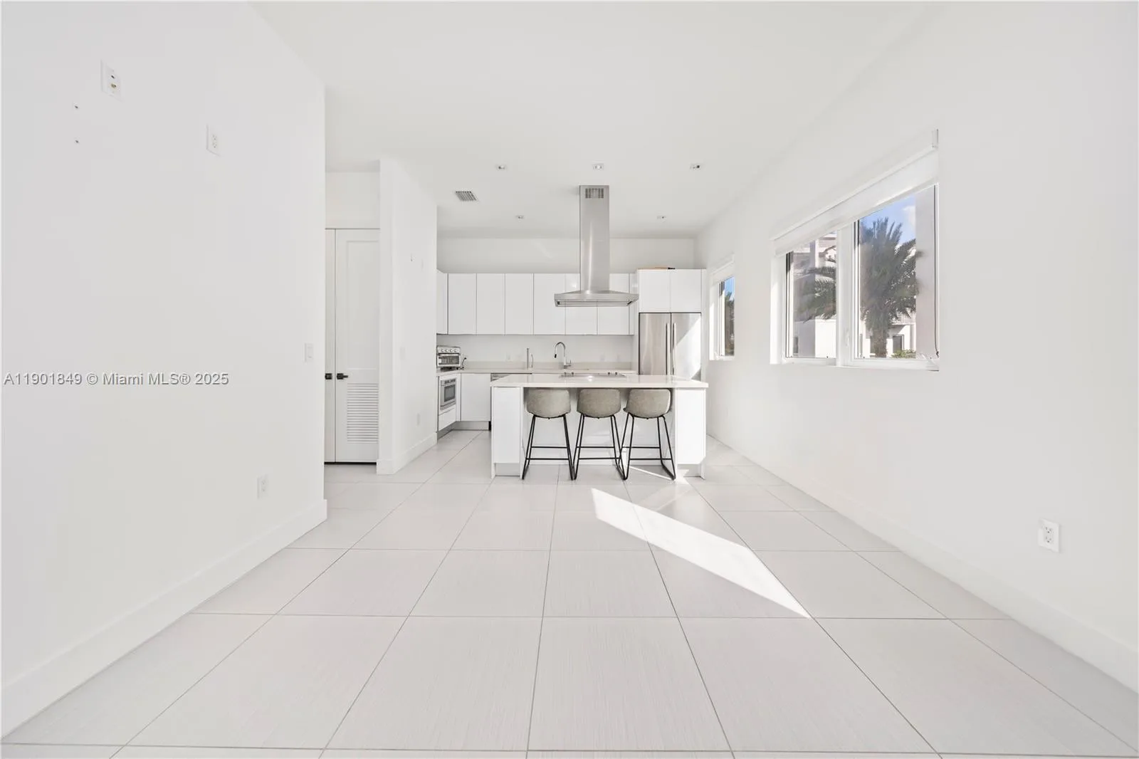 9153 NW 33rd St, Doral, FL 33172 photo 11