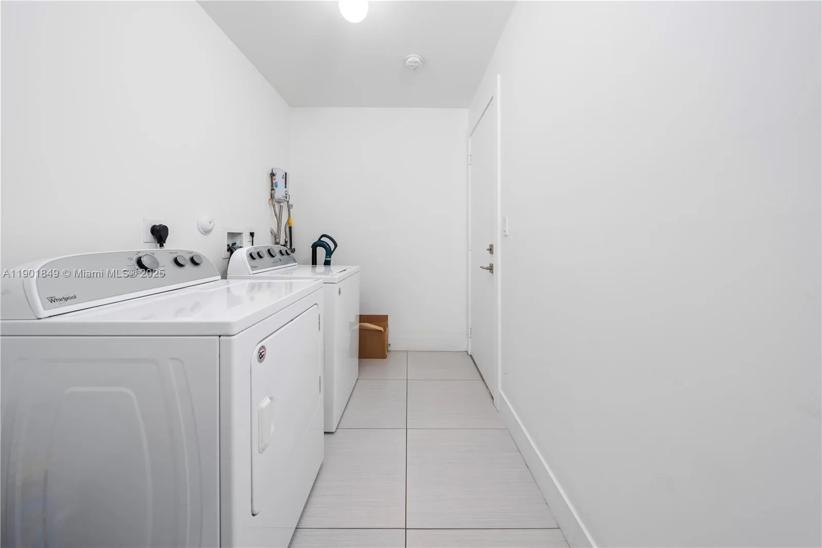 9153 NW 33rd St, Doral, FL 33172 photo 6