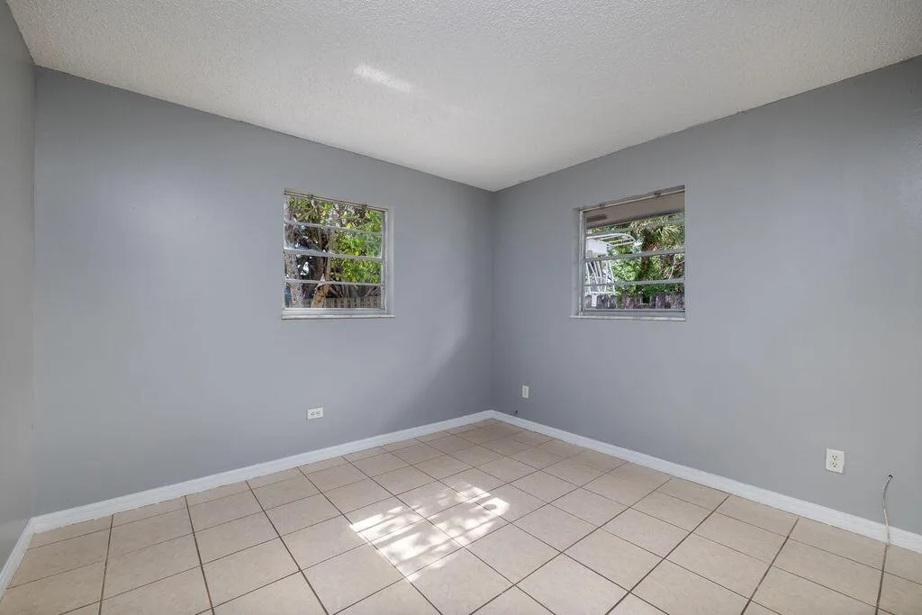 917 SE Nassau Avenue, Stuart, FL 34994 photo 4