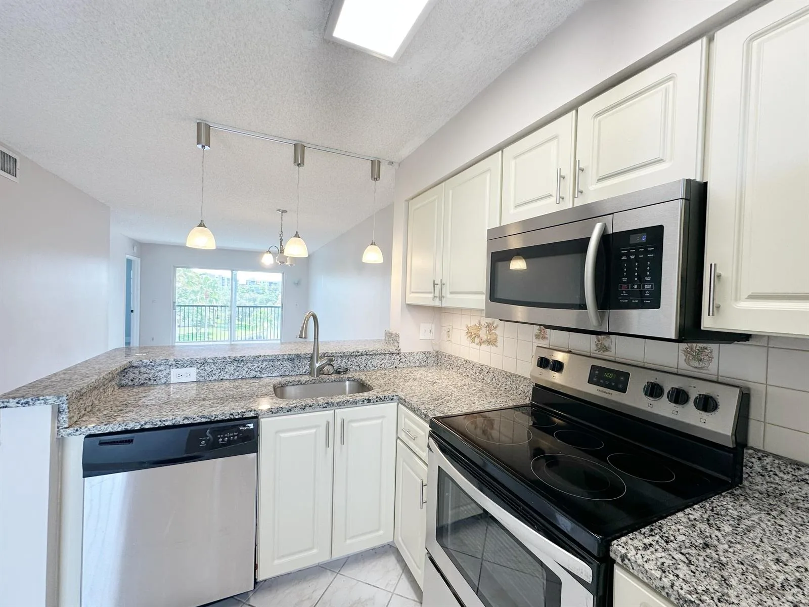 2220 N CYPRESS BEND Drive # 503, Pompano Beach, FL 33069