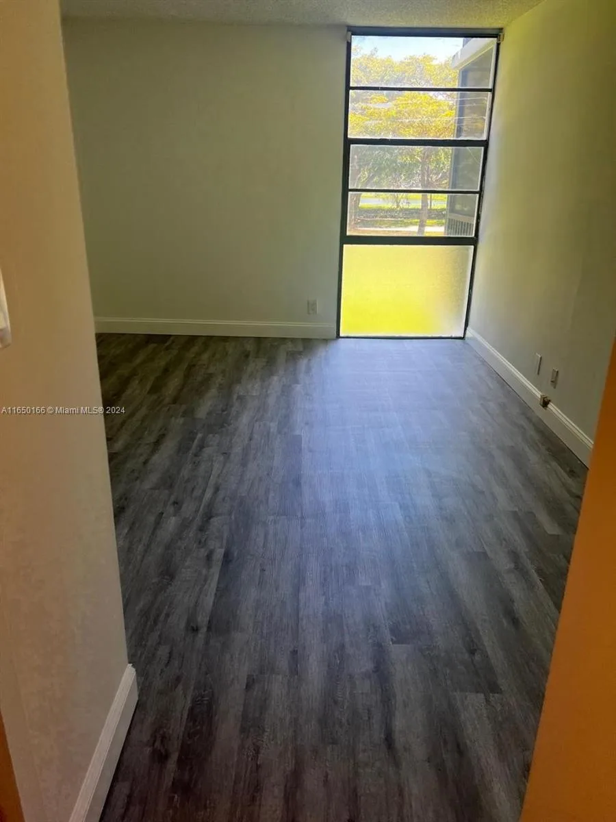 3475 N Country Club Dr # 204, Aventura, FL 33180 photo 8