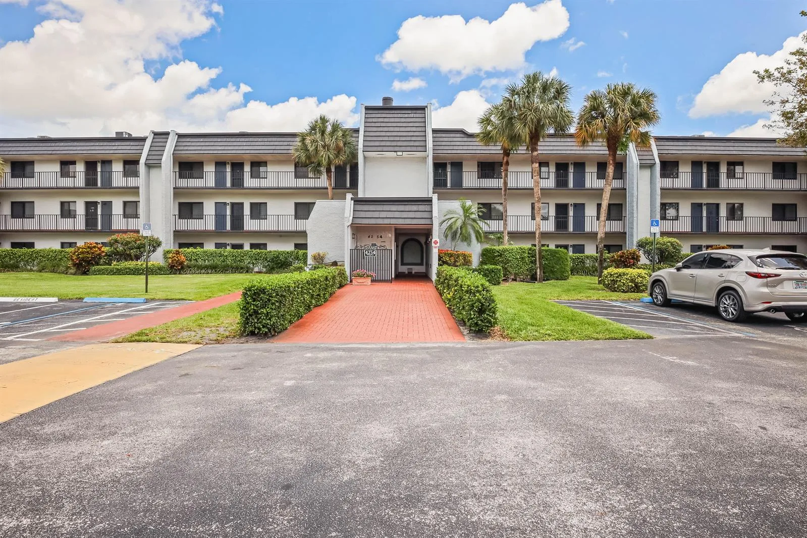4254 Deste Court # 208, Lake Worth, FL 33467