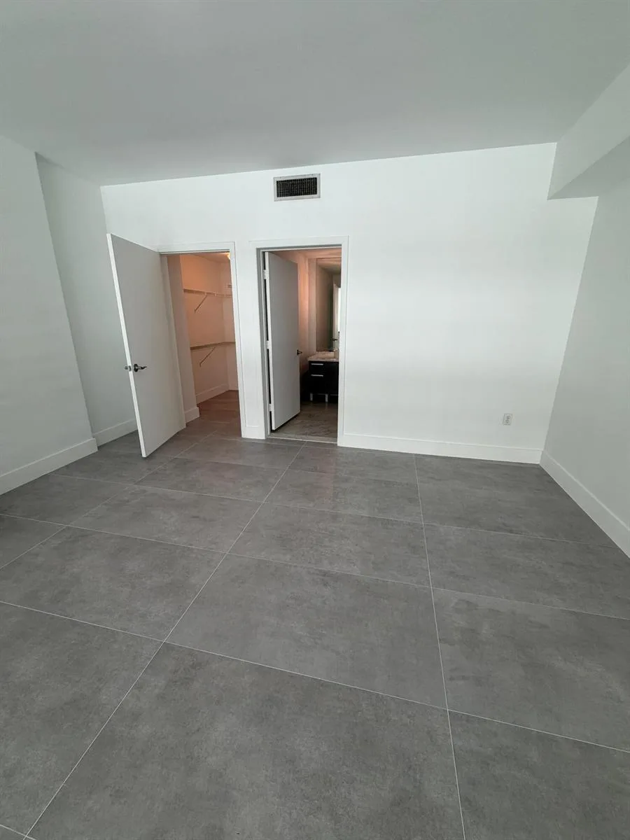 244 BISCAYNE Boulevard # 645, Miami, FL 33132 photo 13