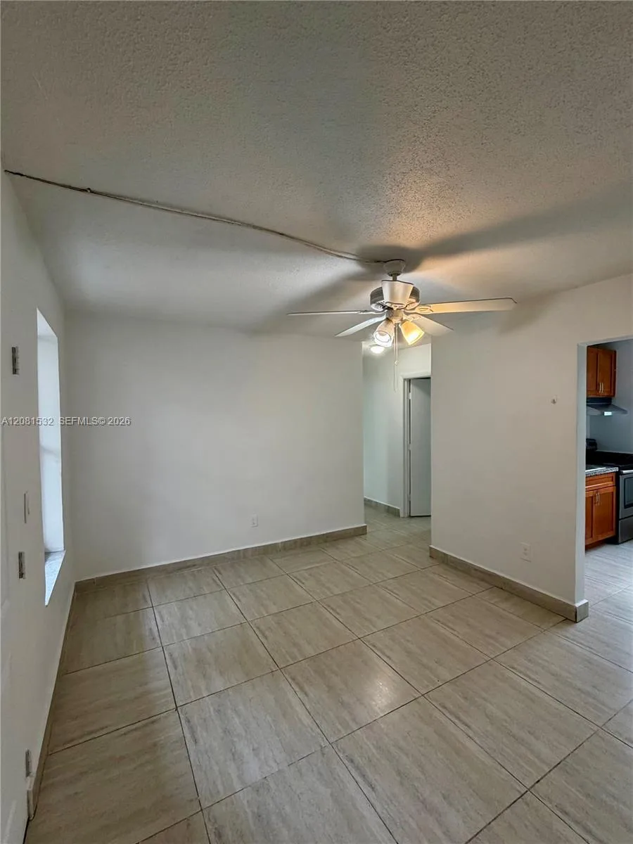 1045 SW 4th St # 2, Miami, FL 33130