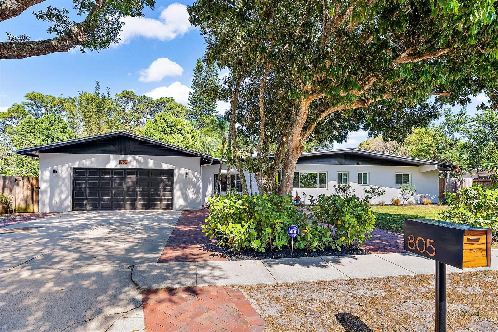 805 E Madison Avenue, Stuart, FL 34996