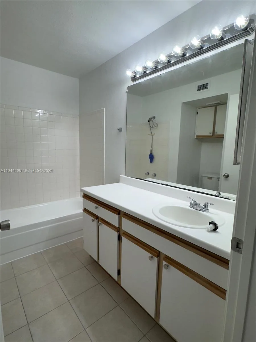 2341 NW 33rd St # 405, Oakland Park, FL 33309 photo 13