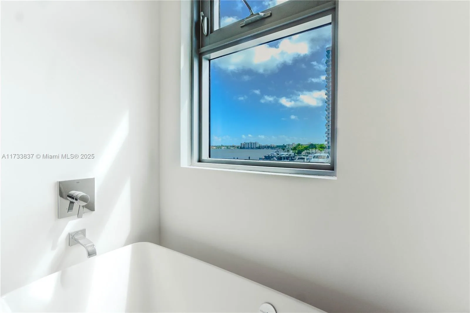 17301 Biscayne Blvd # 207, North Miami Beach, FL 33160 photo 13
