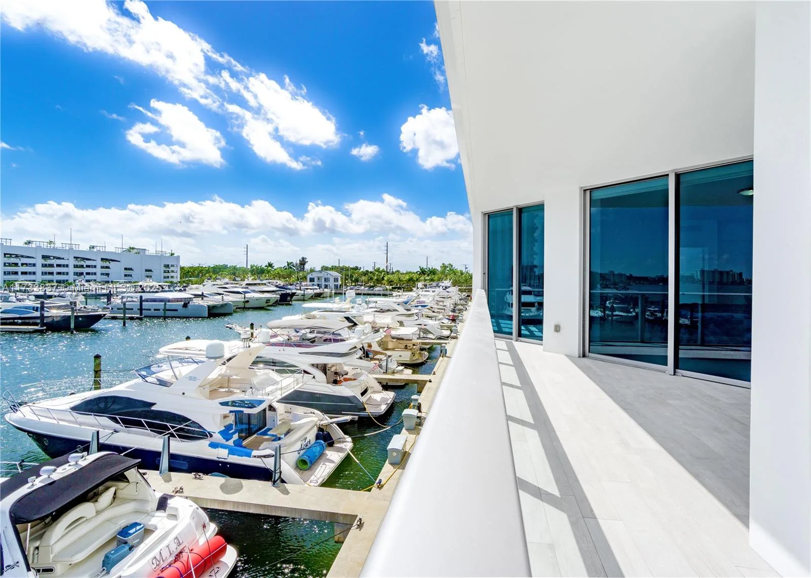 17301 Biscayne Blvd # 207, North Miami Beach, FL 33160 photo 4
