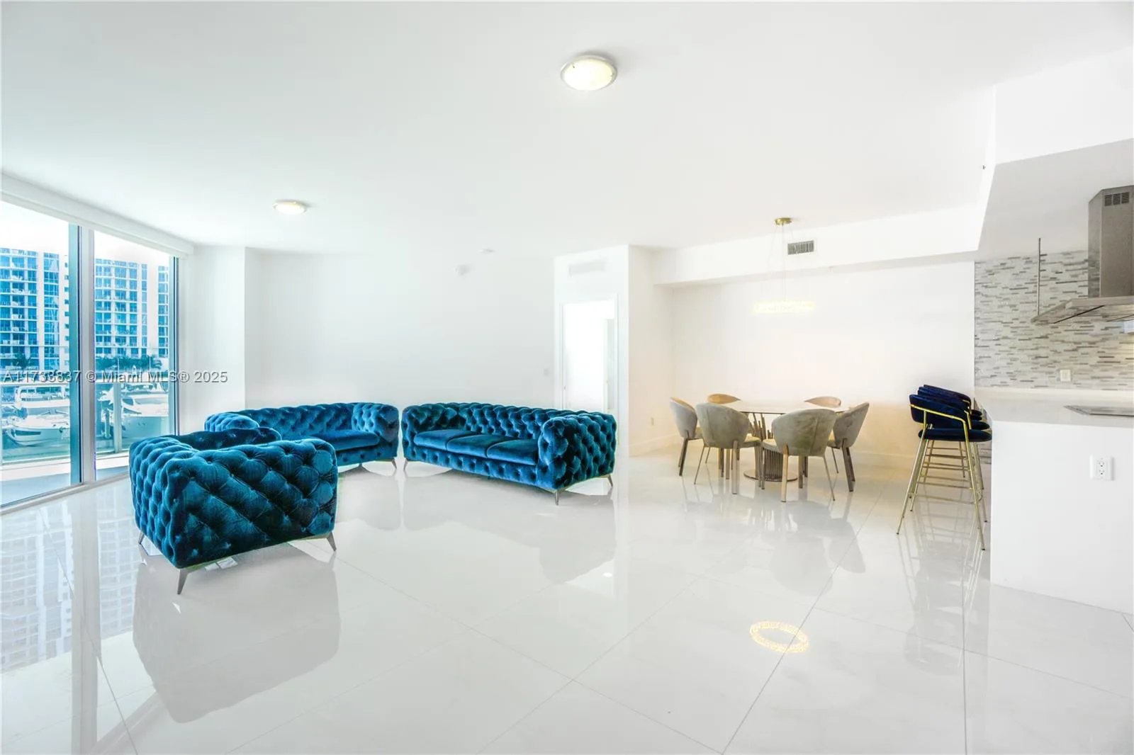 17301 Biscayne Blvd # 207, North Miami Beach, FL 33160 photo 5