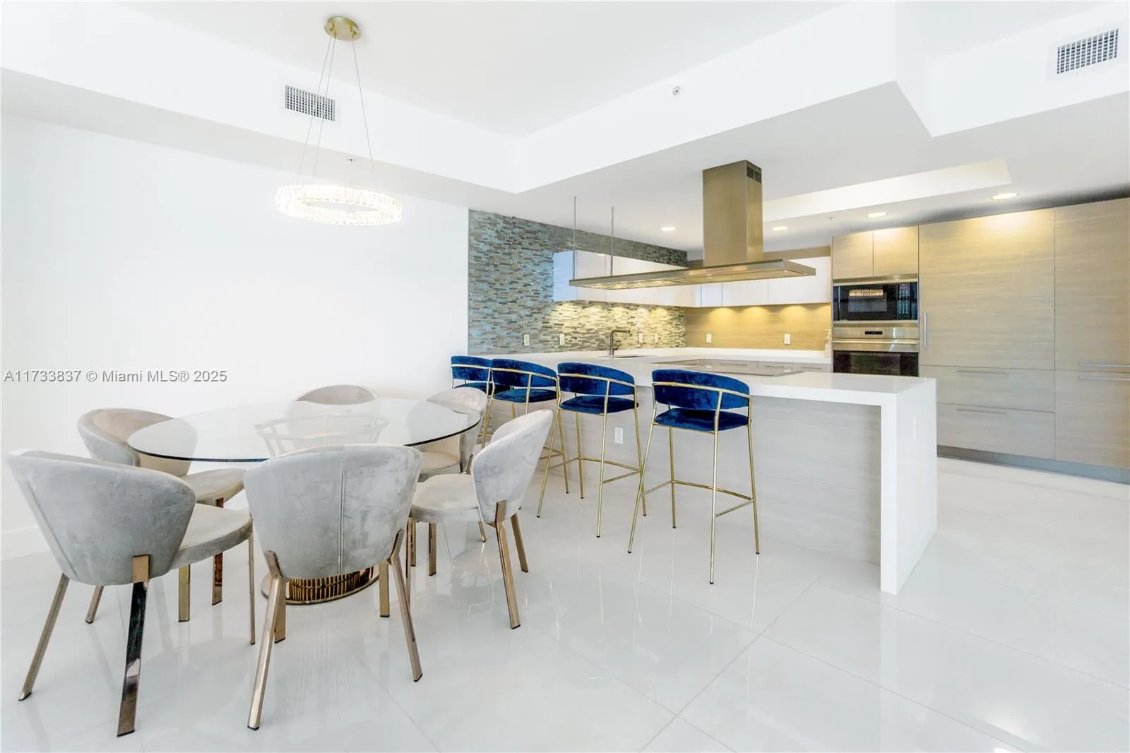 17301 Biscayne Blvd # 207, North Miami Beach, FL 33160 photo 7