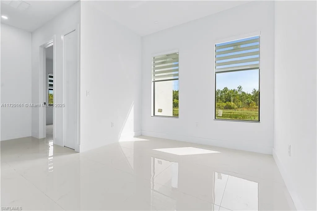 471 Greenbriar blvd, Lehigh Acres, FL 33972 photo 4