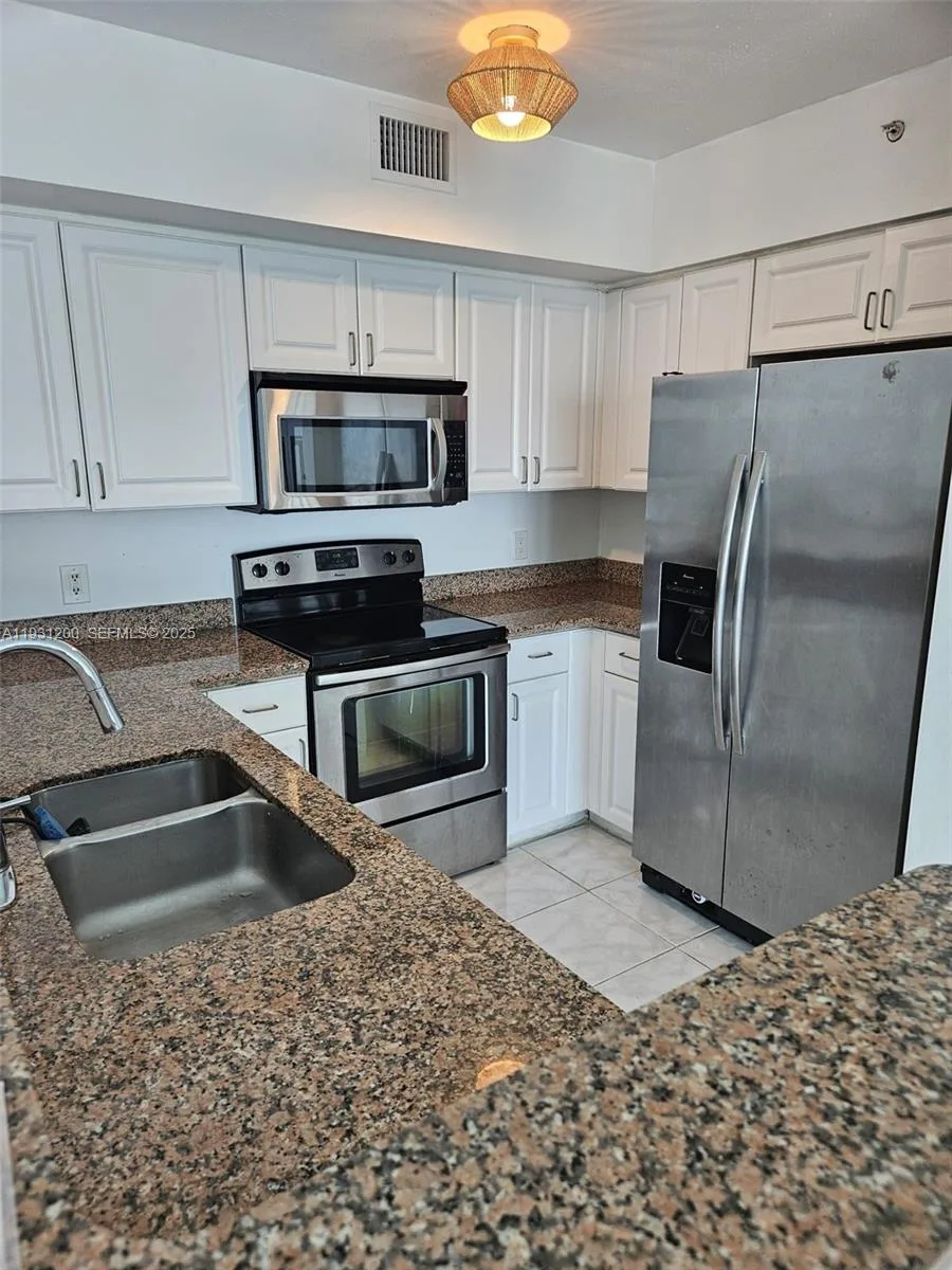 1155 Brickell Bay Dr # 3408, Miami, FL 33131 photo 4