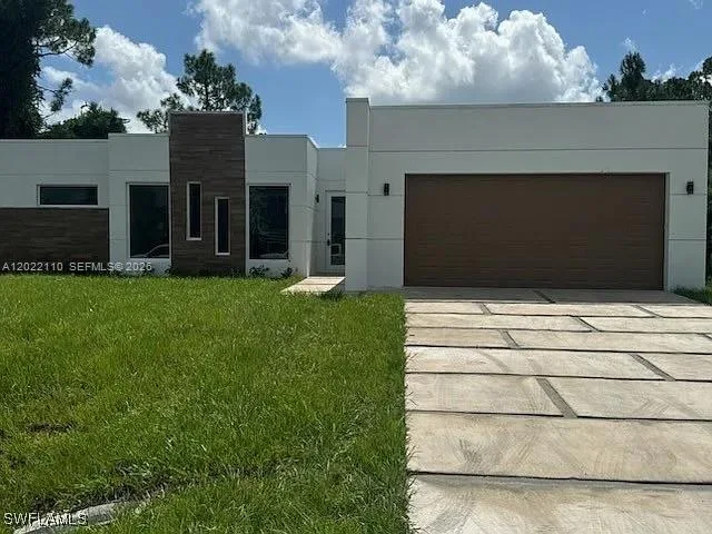 55 S Colin ave, Lehigh Acres, FL 33976