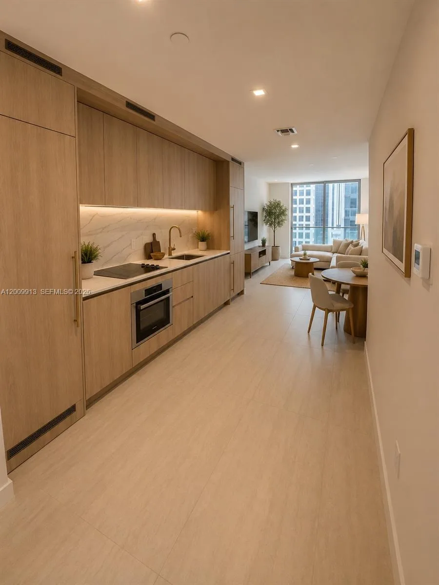 77 SE 5TH ST # 1811, Miami, FL 33131