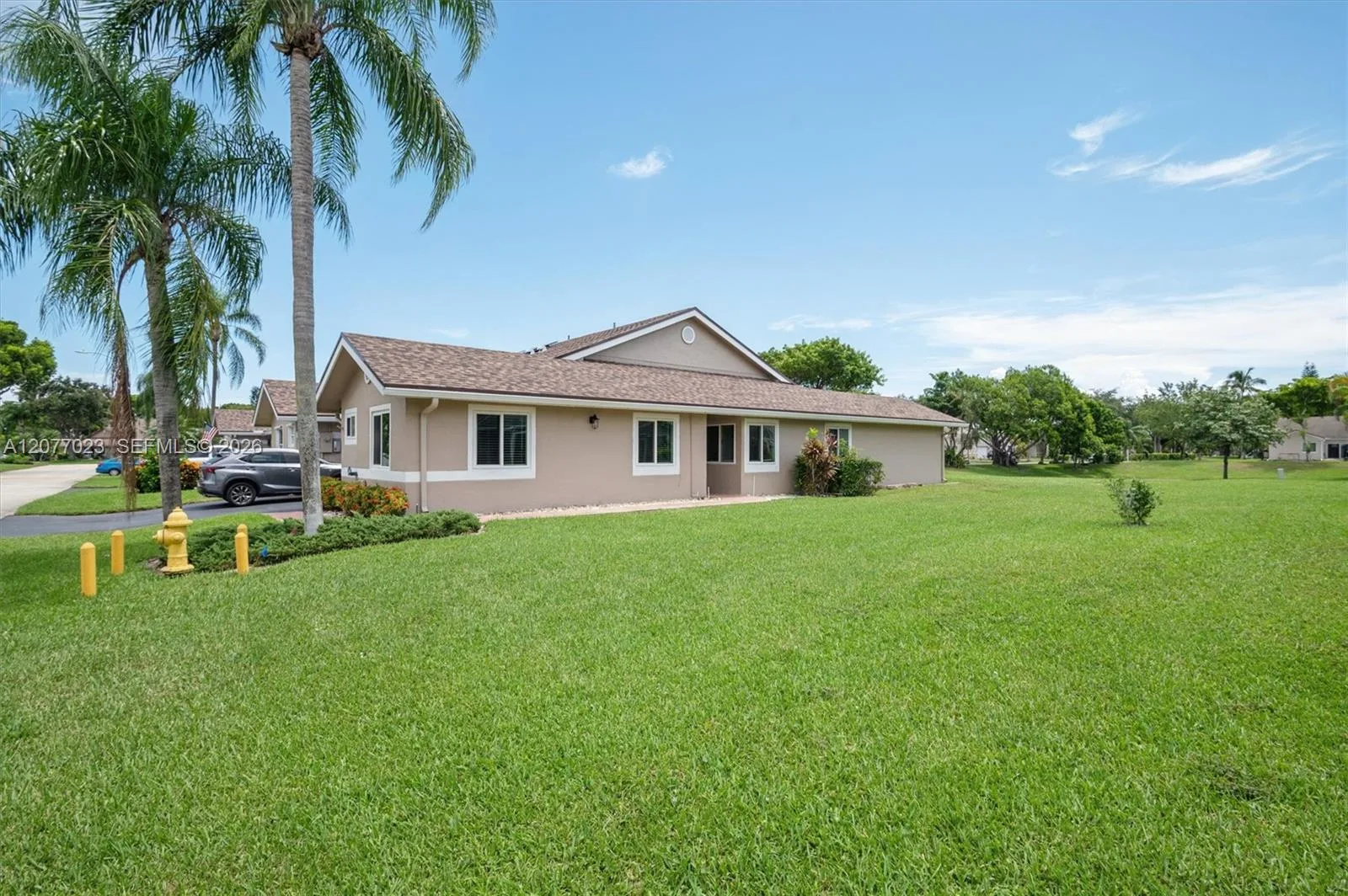 5200 W Lakes Dr, Deerfield Beach, FL 33442