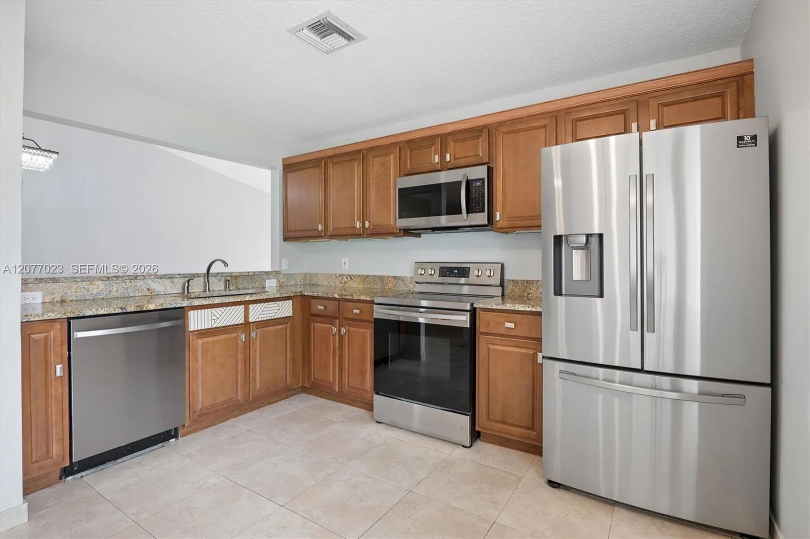 5200 W Lakes Dr, Deerfield Beach, FL 33442 photo 10