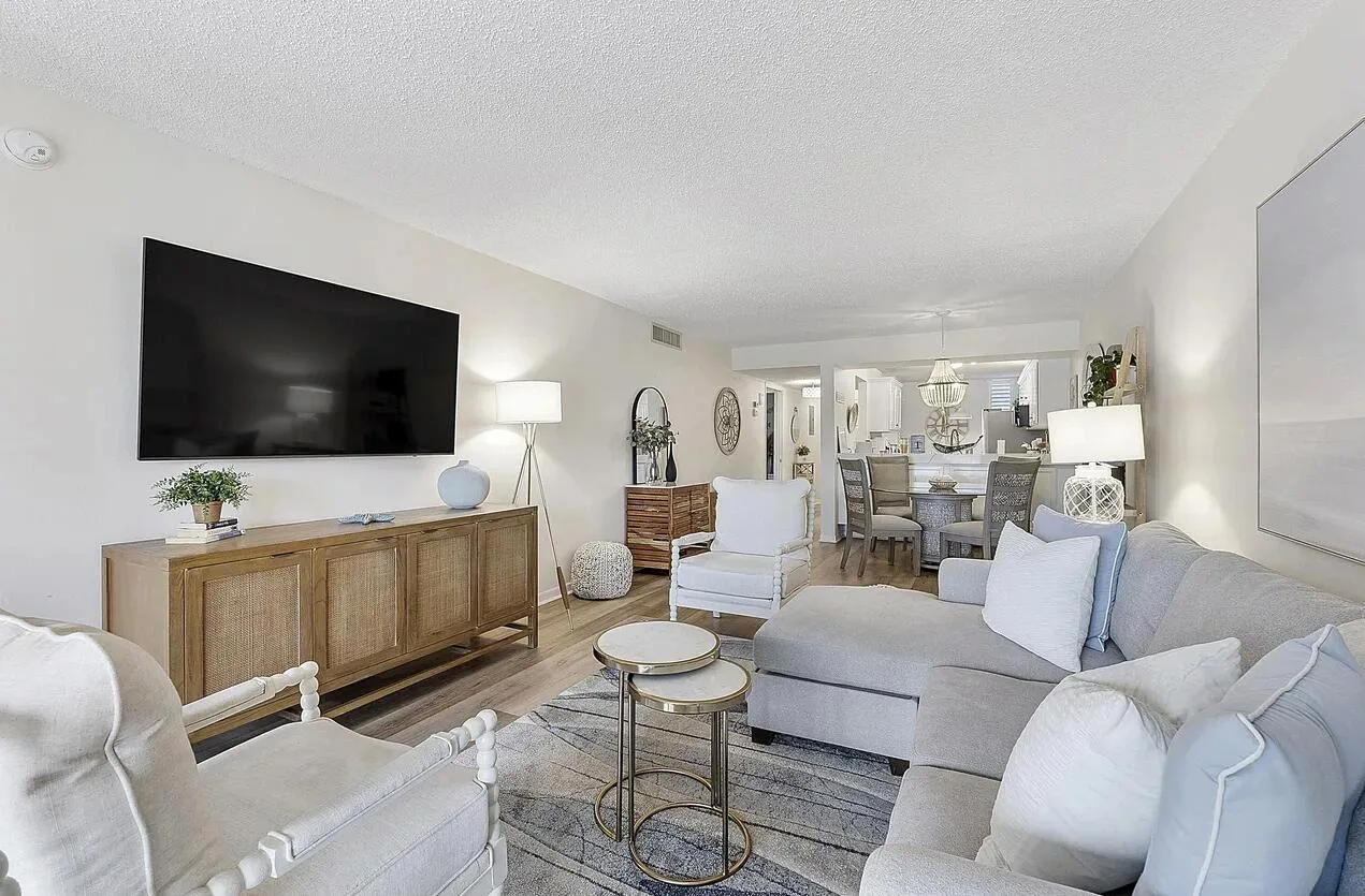 5722 Coral Lake Drive # 210, Margate, FL 33063