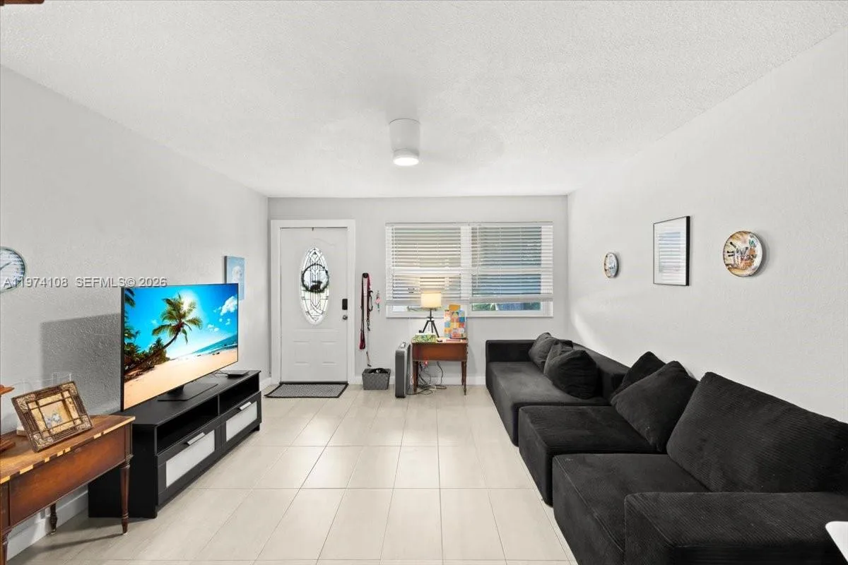 620 SW 10th St, Fort Lauderdale, FL 33315 photo 6