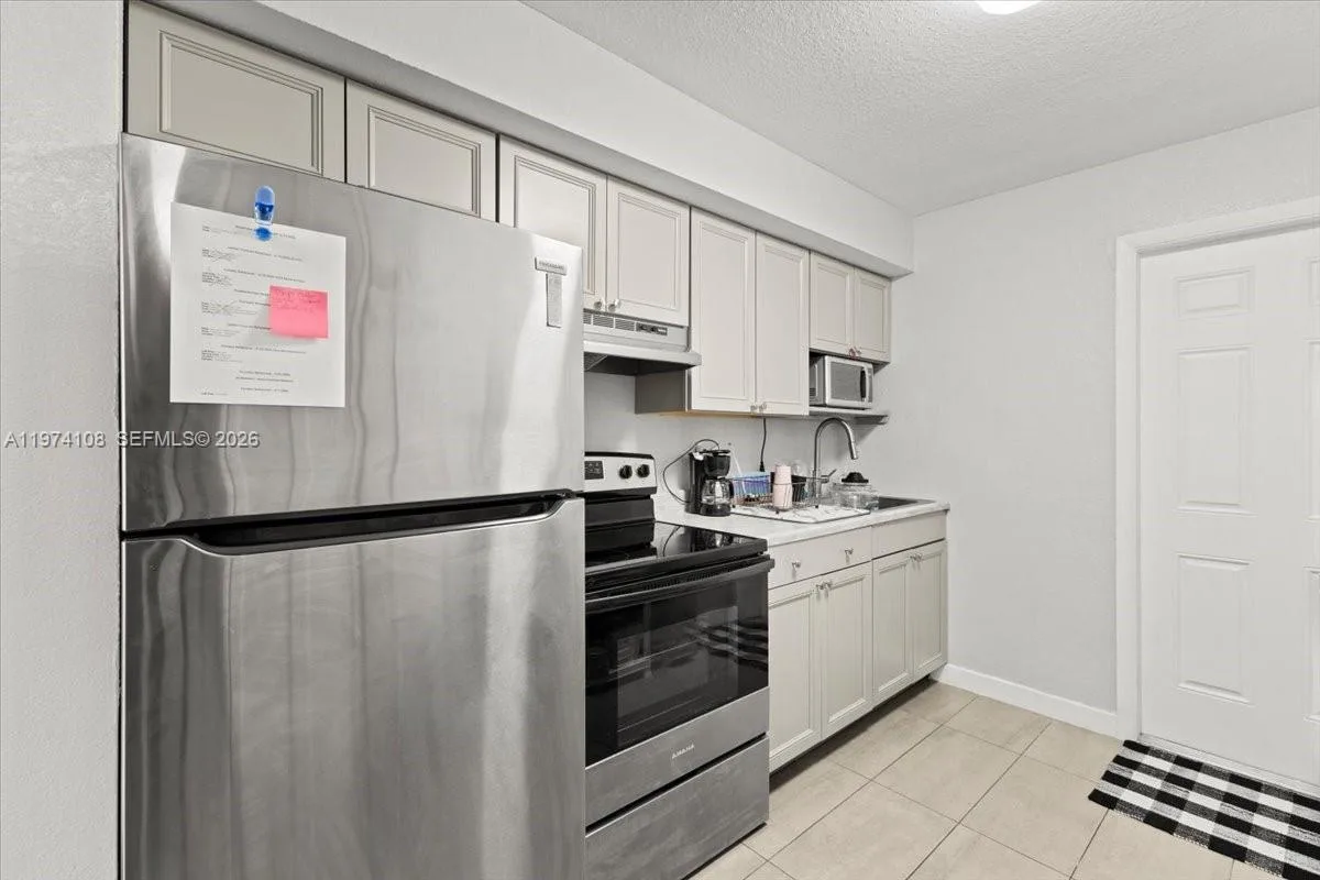 620 SW 10th St, Fort Lauderdale, FL 33315 photo 8