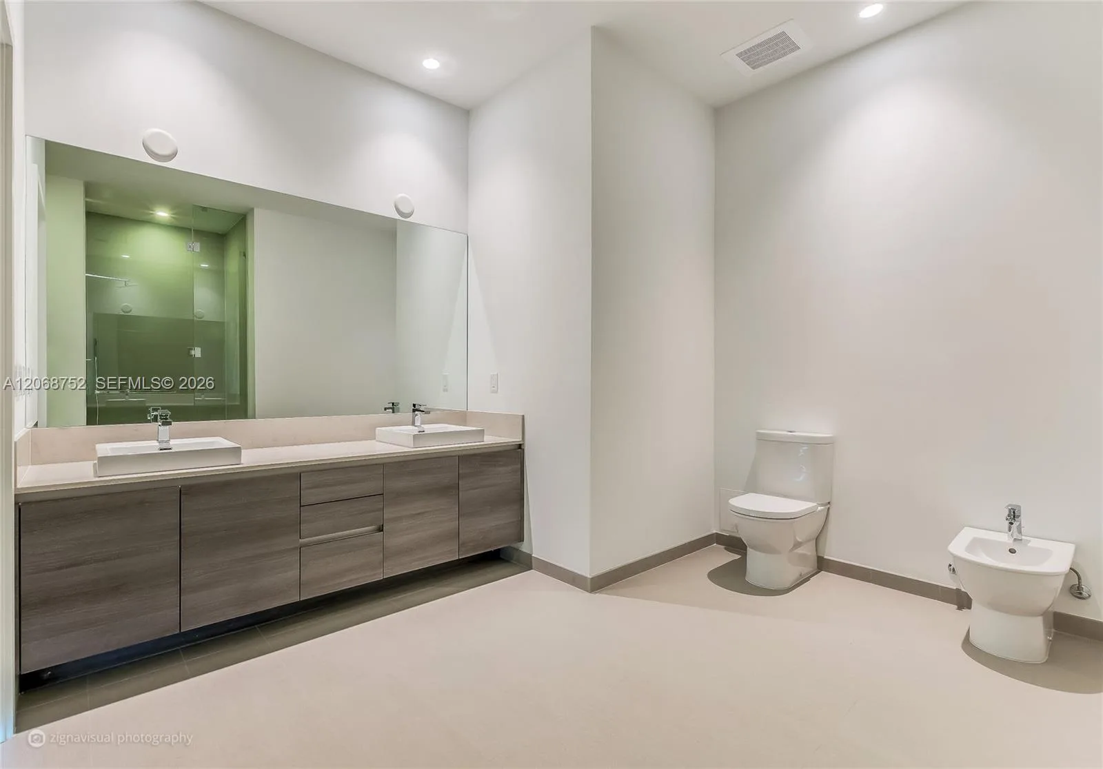 1080 Brickell Ave # 4401, Miami, FL 33131 photo 4
