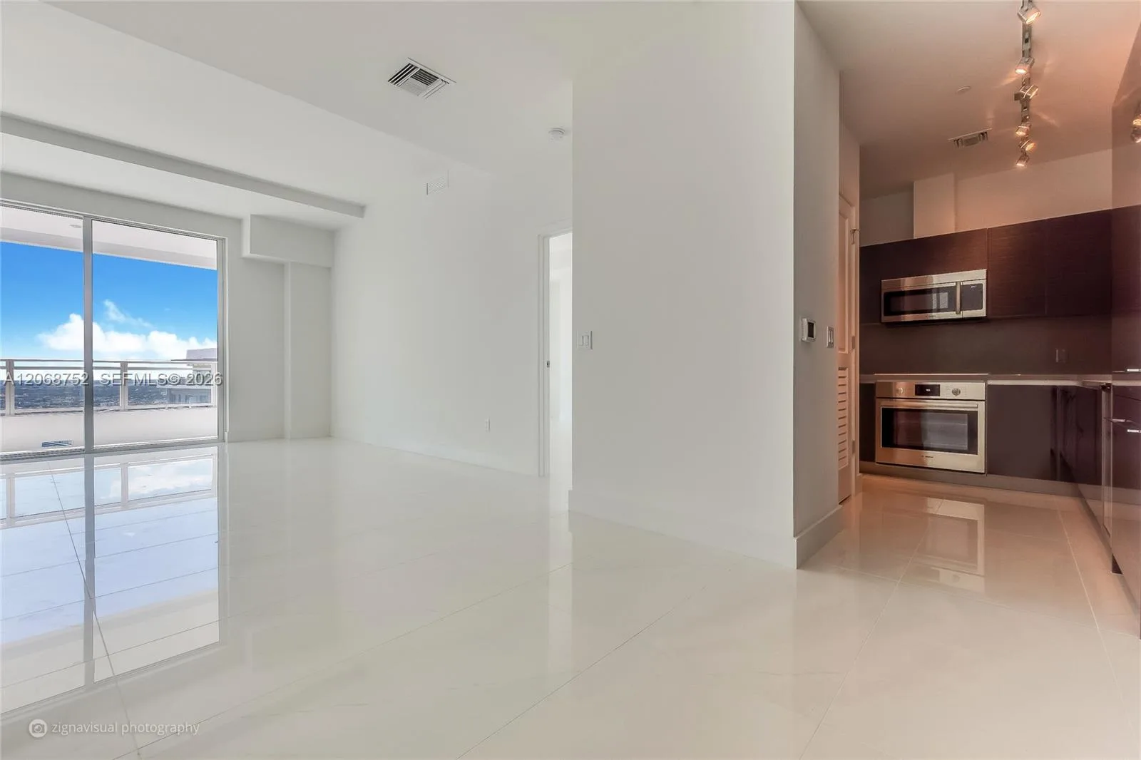 1080 Brickell Ave # 4401, Miami, FL 33131 photo 7