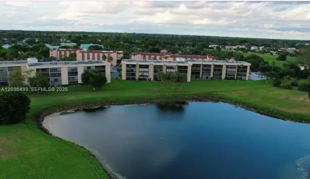 3241 Holiday Springs Blvd # 204, Margate, FL 33063