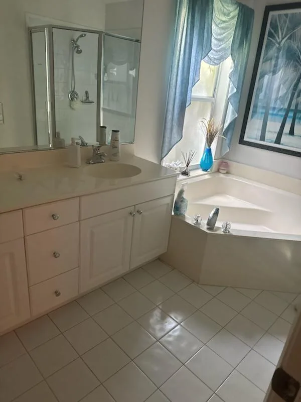 6037 Rossmoor Lakes Court, Boynton Beach, FL 33437 photo 2