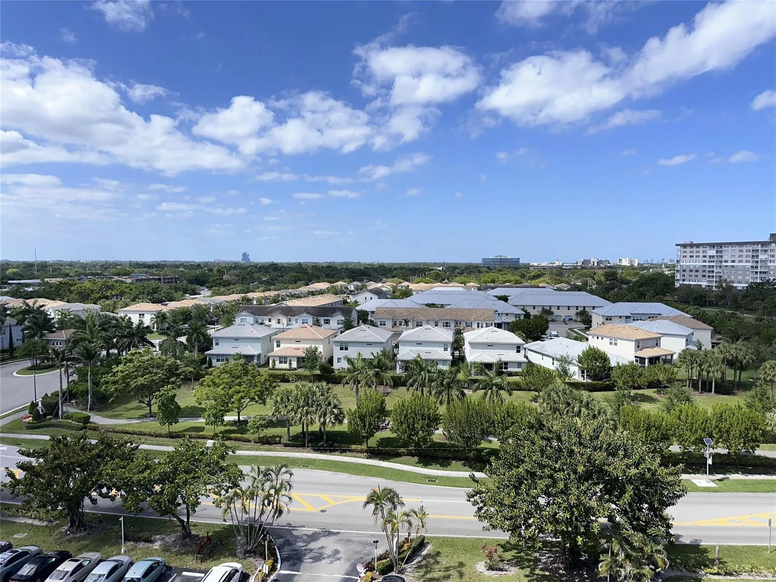 4330 Hillcrest Drive # 904, Hollywood, FL 33021
