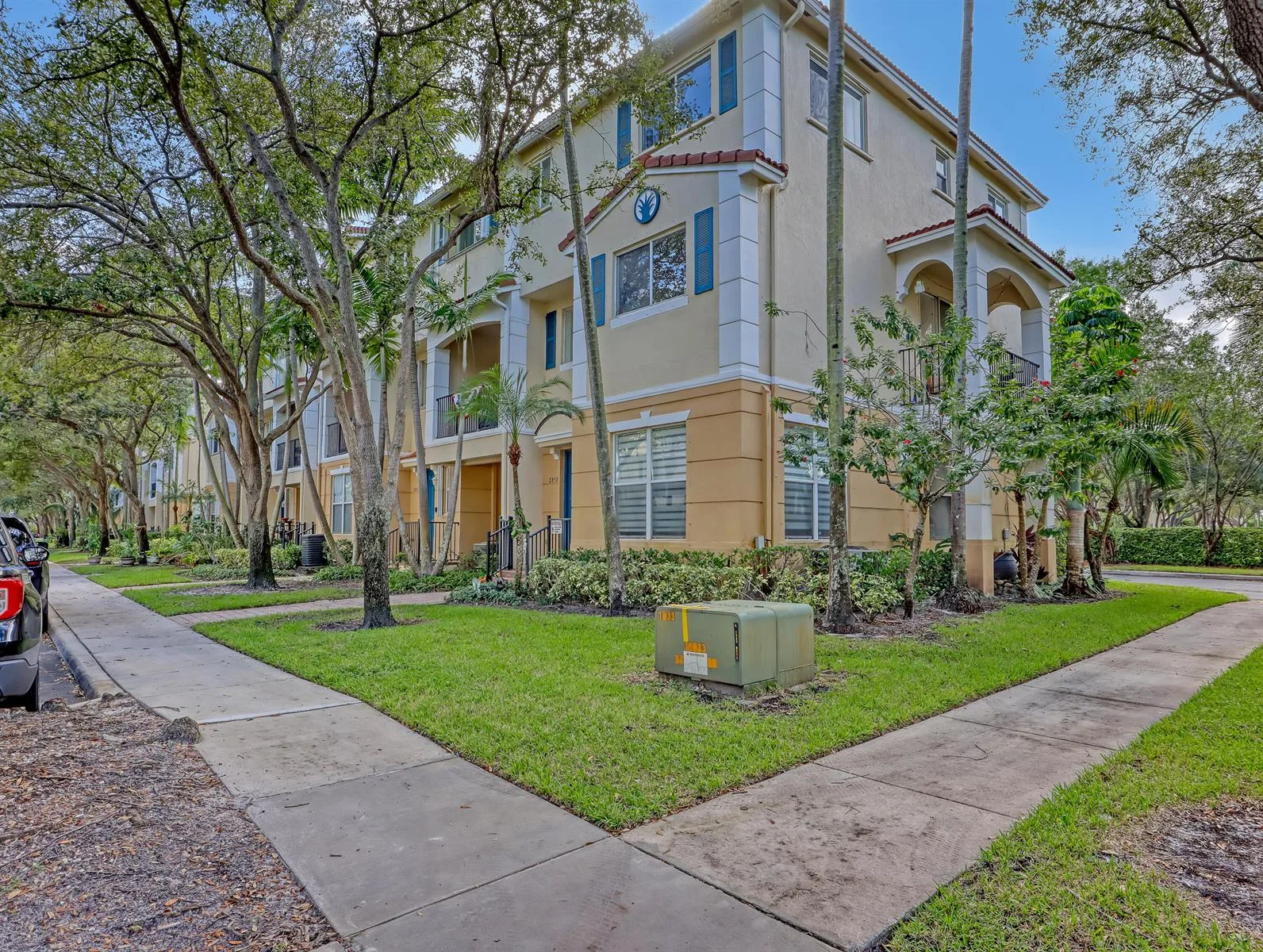 2850 S Oasis Drive, Boynton Beach, FL 33426