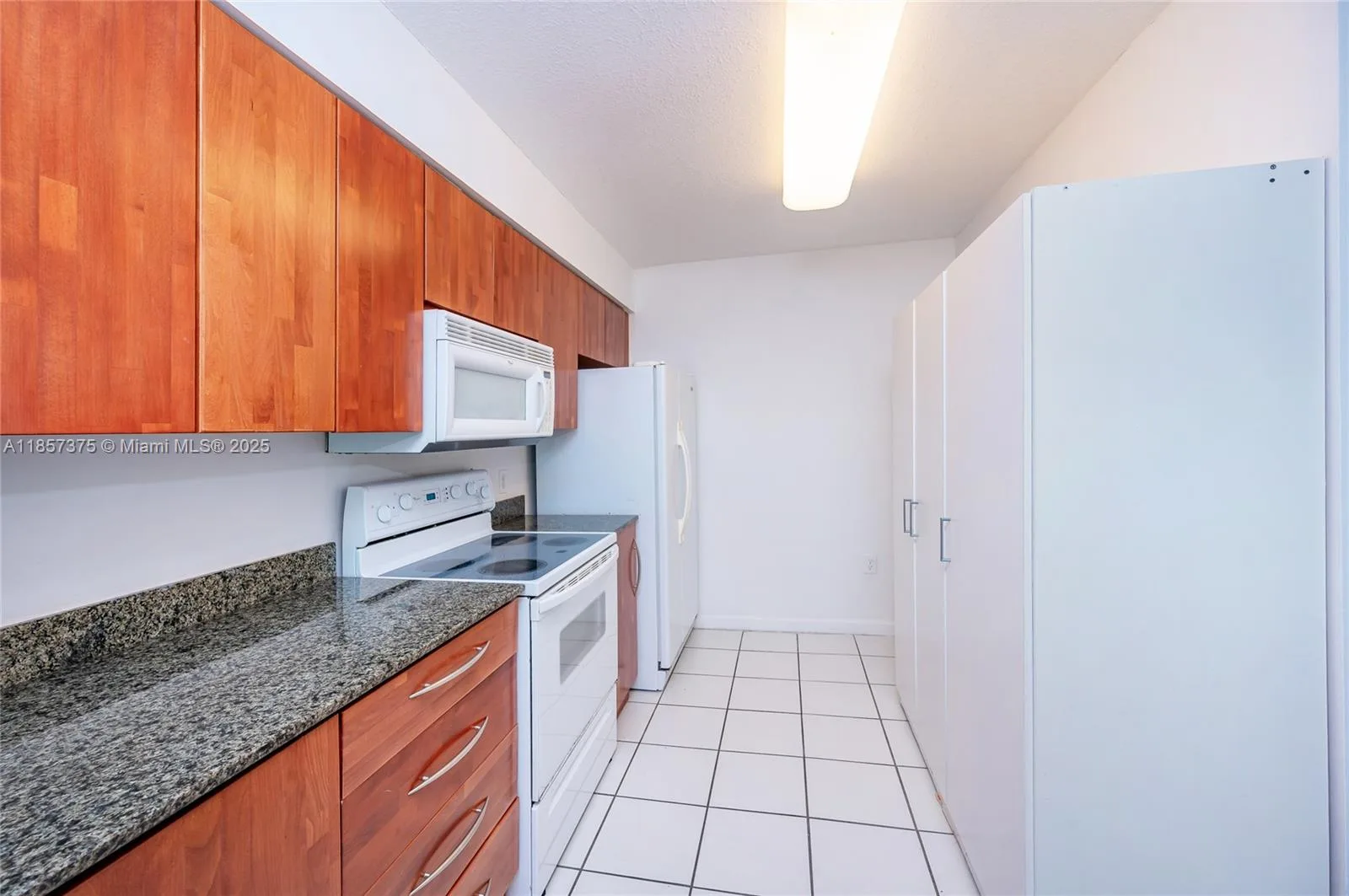 1200 Brickell Bay Dr # 2015, Miami, FL 33131 photo 13